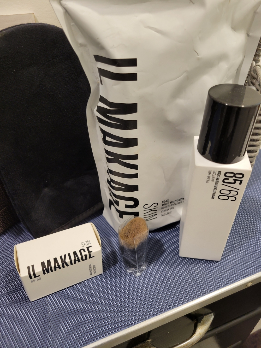 IL MAKIAGE Skincare Set With Brush (Lightly Used)